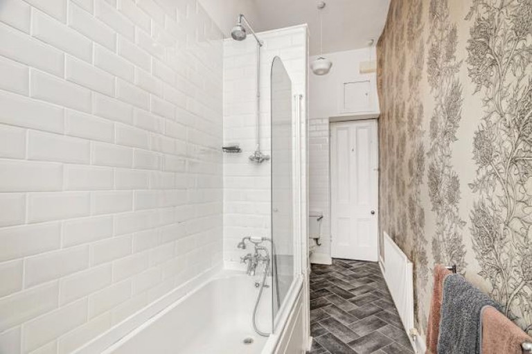 Images for 3/1, Dunearn Street, Woodlands, Glasgow