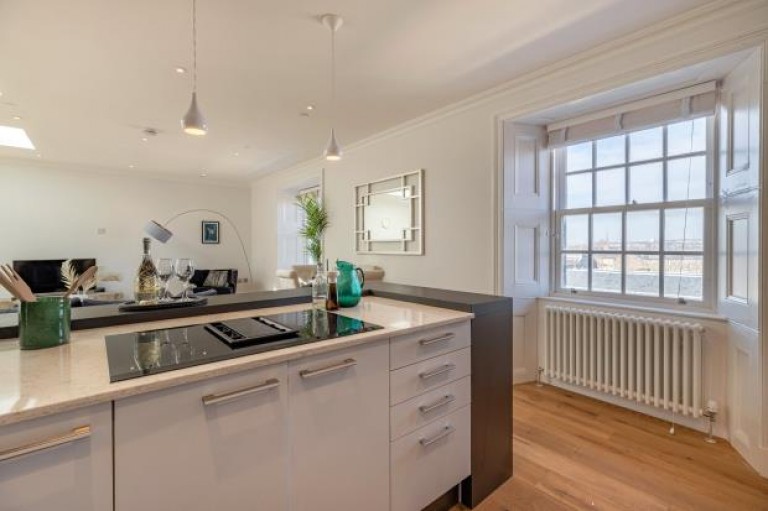 Images for Top Floor, Woodside Terrace, Park, Glasgow