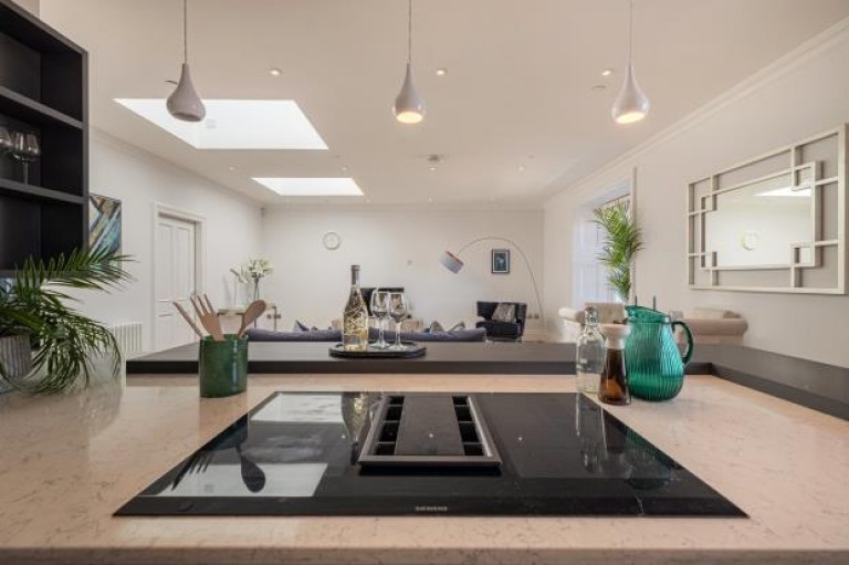 Images for Top Floor, Woodside Terrace, Park, Glasgow