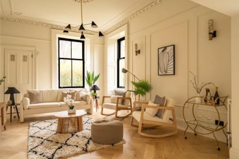 Click the photo for more details of Flat 1, Bank Street, Hillhead, Glasgow