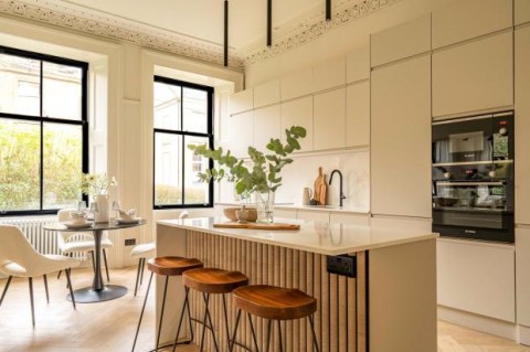 Click the photo for more details of Flat 1, Bank Street, Hillhead, Glasgow
