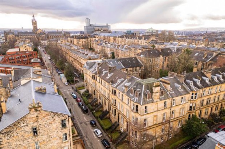 Click the photo for more details of 2/2, Southpark Avenue, Hillhead, Glasgow