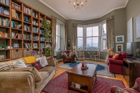 Click the photo for more details of 2/2, Southpark Avenue, Hillhead, Glasgow