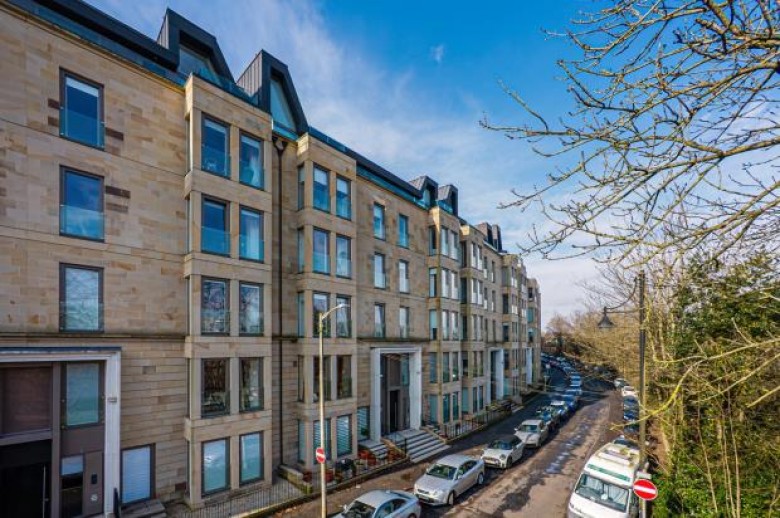 Click the photo for more details of 2/2, Park Quadrant, Park, Glasgow