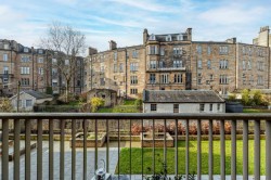 Images for 2/2, Park Quadrant, Park, Glasgow