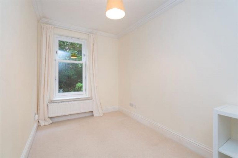 Images for 0/1, Cleveden Drive, Kelvinside, Glasgow
