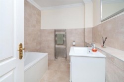 Images for 0/1, Cleveden Drive, Kelvinside, Glasgow