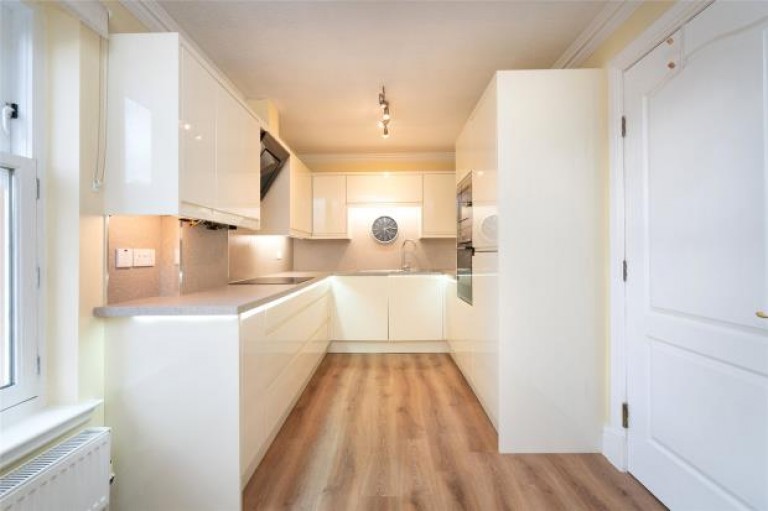 Images for 0/1, Cleveden Drive, Kelvinside, Glasgow