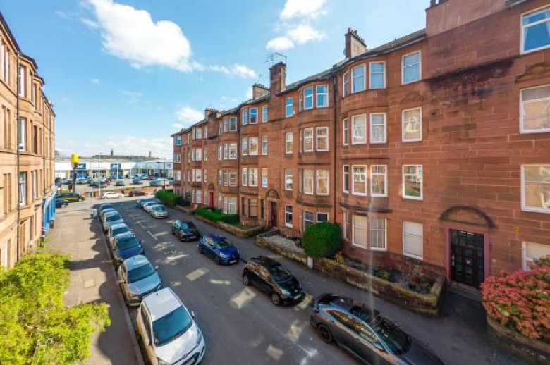 Click the photo for more details of Flat 2/2, Fairlie Park Drive, Partick, Glasgow