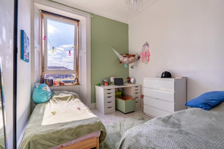 Images for Flat 2/2, Fairlie Park Drive, Partick, Glasgow
