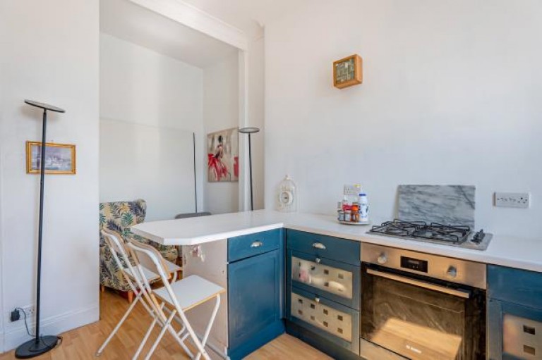 Images for Flat 2/2, Fairlie Park Drive, Partick, Glasgow