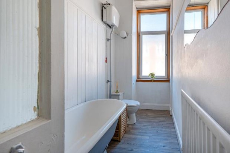 Images for Flat 2/2, Fairlie Park Drive, Partick, Glasgow