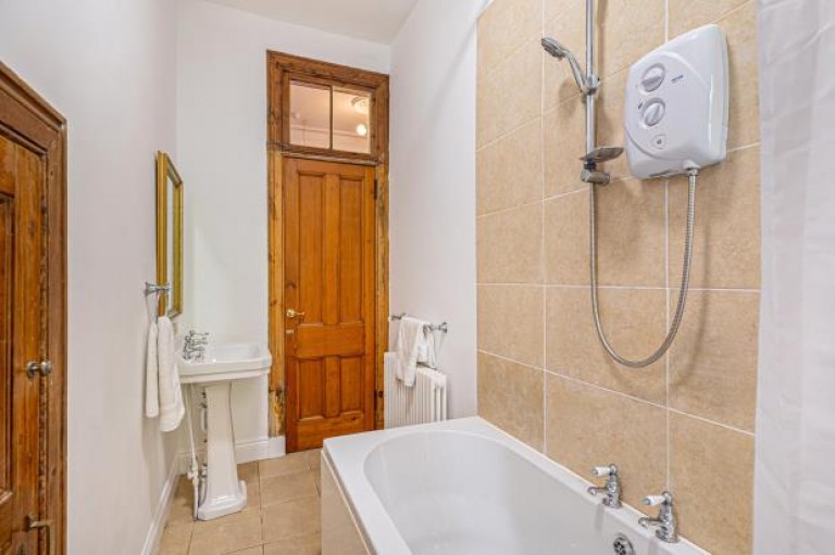 Images for 0/1, Caird Drive, Partick, Glasgow