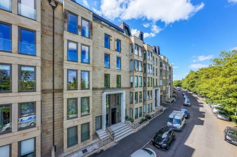 Click the photo for more details of 4/1, Park Quadrant, Park, Glasgow
