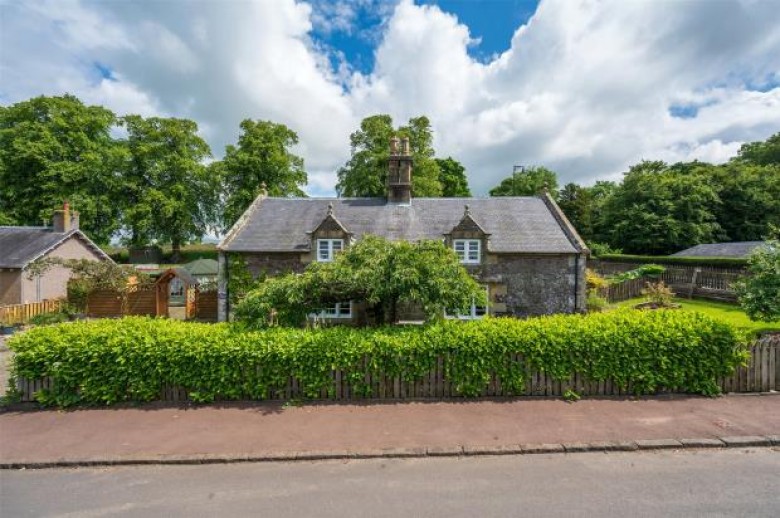 Click the photo for more details of Tinto View Cottage, Lamington, Biggar, South Lanarkshire