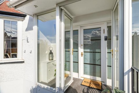 Click the photo for more details of Falkland Avenue, Newton Mearns, Glasgow