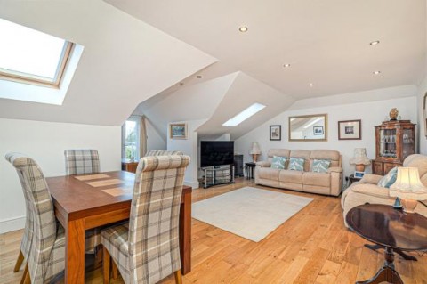 Click the photo for more details of 1/1 Dunrobin Gate, Ayr Road, Newton Mearns, Glasgow, East Renfrewshire