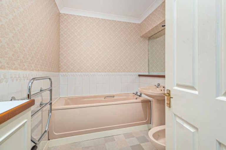 Images for 10B, Brisbane Court, Braidpark Drive, Giffnock, Glasgow