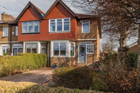 Click the photo for more details of Giffnock Park Avenue, Giffnock, Glasgow, East Renfrewshire