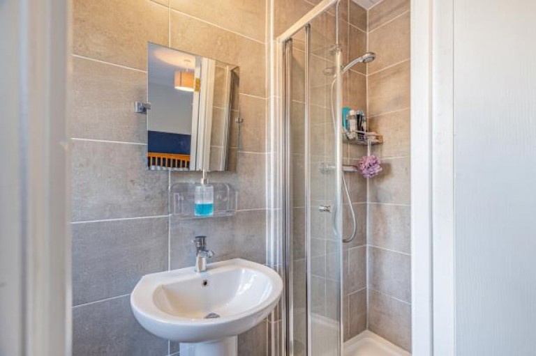 Images for 0/2, Camphill Avenue, Langside