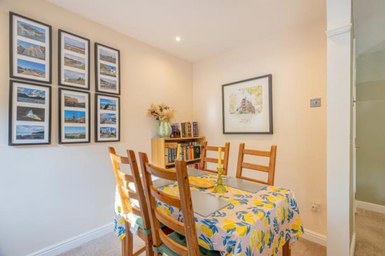 Images for 0/2, Camphill Avenue, Langside