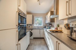 Images for 0/2, Camphill Avenue, Langside