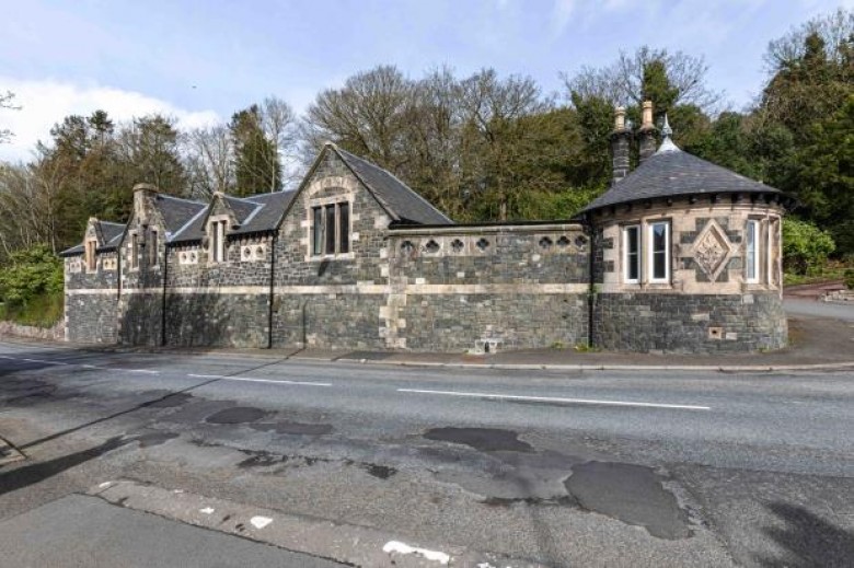 Click the photo for more details of Sunnybrae Lodge, Galashiels Road, Walkerburn, Scottish Borders