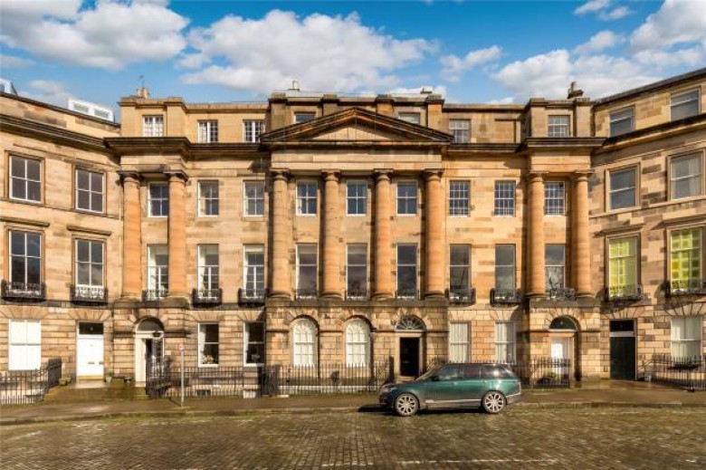 Click the photo for more details of Flat 1F, Moray Place, Edinburgh