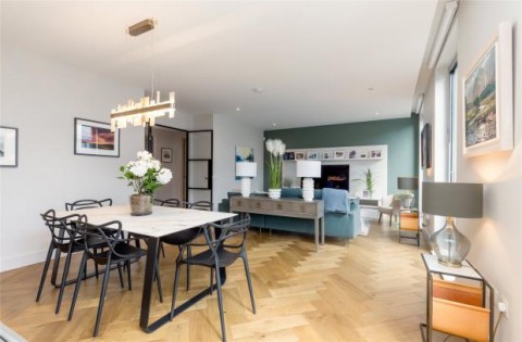 Click the photo for more details of St. Vincent Place, Edinburgh