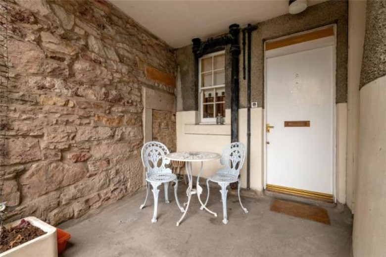 Click the photo for more details of 2/2, Tweeddale Court, High Street, Edinburgh, Midlothian