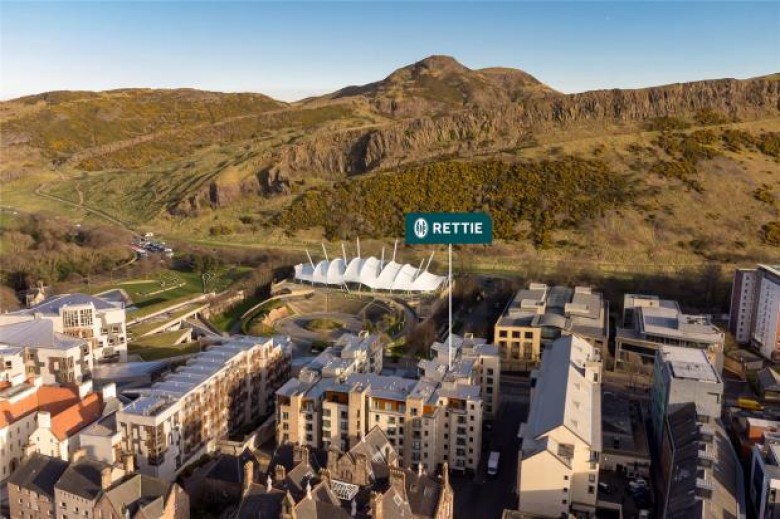 Click the photo for more details of Flat 38, The Park, Holyrood Road, Edinburgh