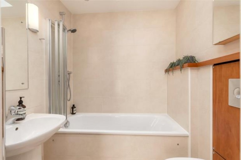 Images for Flat 38, The Park, Holyrood Road, Edinburgh