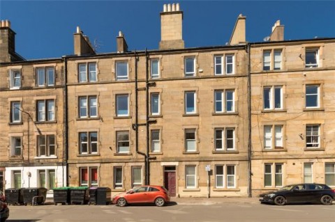 Click the photo for more details of 10/5, Waverley Park, Edinburgh