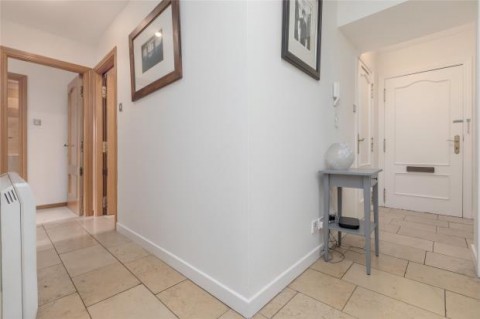 Click the photo for more details of Commercial Street, Edinburgh, Midlothian