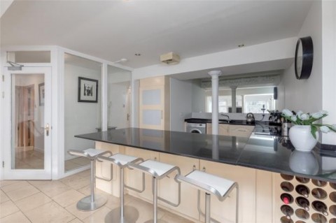Click the photo for more details of Commercial Street, Edinburgh, Midlothian