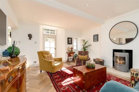 Click the photo for more details of Albany Street, Edinburgh
