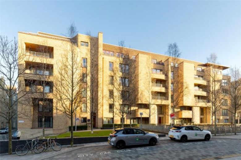 Click the photo for more details of Flat 10, McEwan Square, Edinburgh, Midlothian