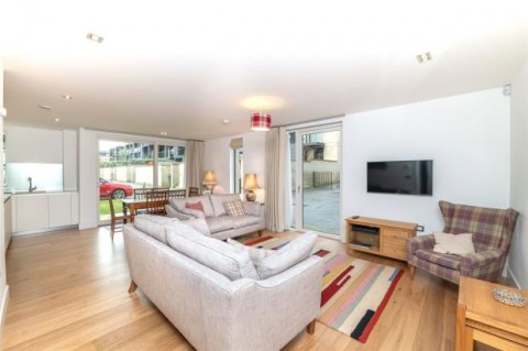 Click the photo for more details of Flat 1, Woodcroft Road, Edinburgh, Midlothian