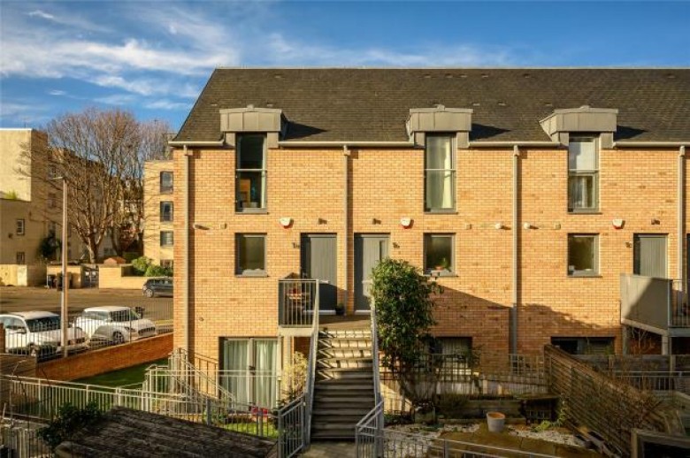 Click the photo for more details of McDonald Place, Edinburgh, Midlothian