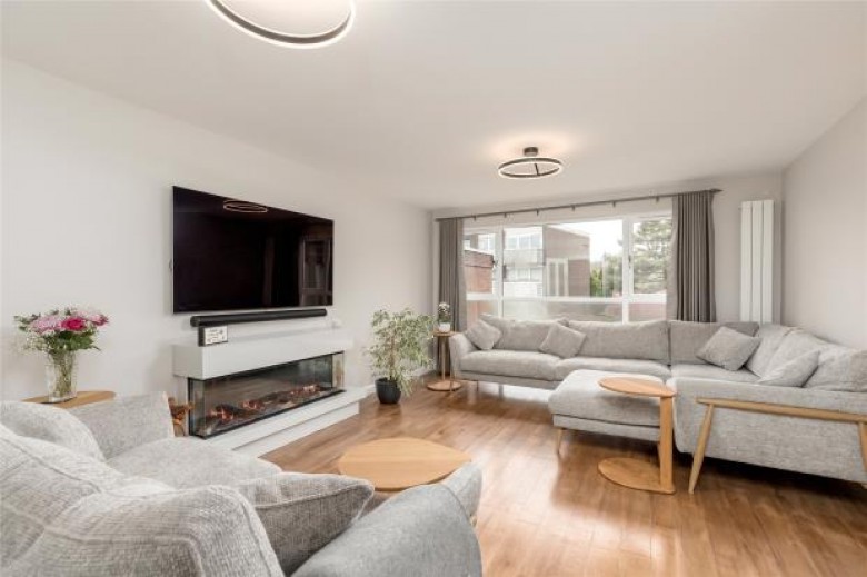 Click the photo for more details of Avon Road, Cramond, Edinburgh