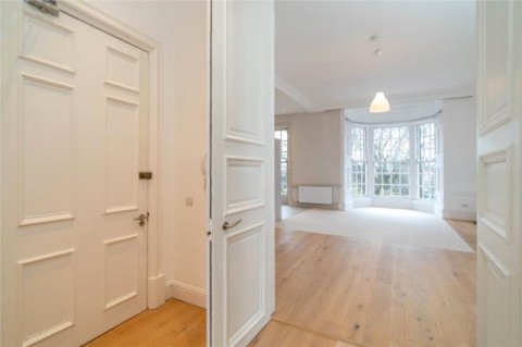 Click the photo for more details of Bruntsfield Crescent, Bruntsfield, Edinburgh