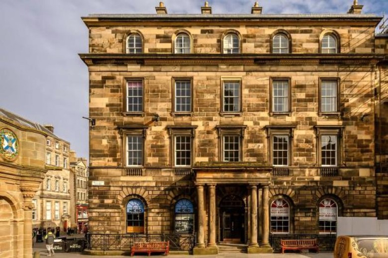 Click the photo for more details of 1/4, Parliament Square, Edinburgh, Midlothian