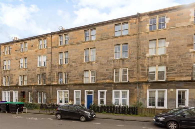 Click the photo for more details of 3F2, Montague Street, Edinburgh, Midlothian