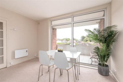 Click the photo for more details of Flat 6, Almond Court West, Braehead Park, Edinburgh, Midlothian