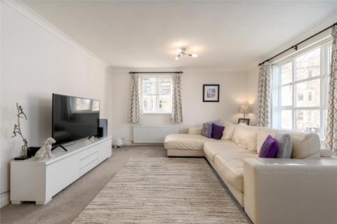 Click the photo for more details of Russell Gardens, Edinburgh, Midlothian