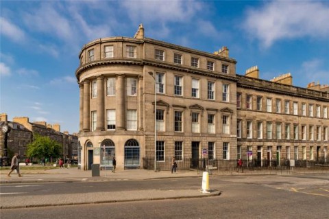 Click the photo for more details of 2/9, Elm Row, Edinburgh, Midlothian