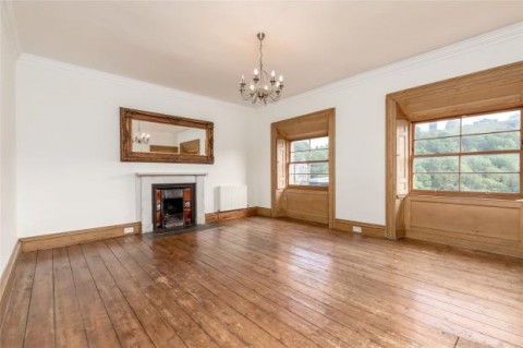 Click the photo for more details of 2/9, Elm Row, Edinburgh, Midlothian