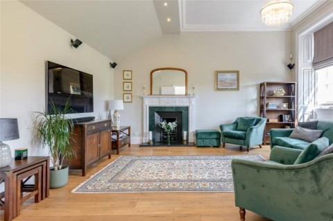 Click the photo for more details of Carlton Terrace, Edinburgh, Midlothian