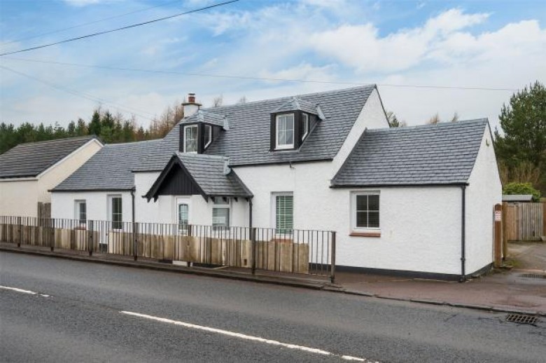 Click the photo for more details of Beechwood Cottage, Dolphinton, West Linton, South Lanarkshire