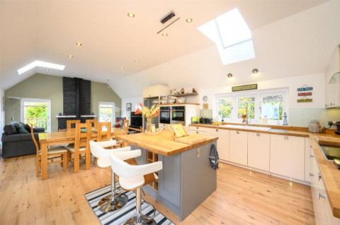 Click the photo for more details of Two Hoots, Tomaknock, Crieff, Perthshire